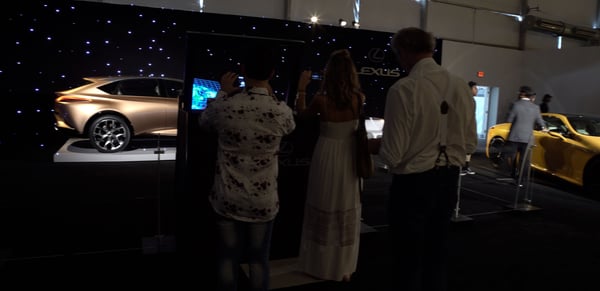 Mixed reality 3D hologram for large spaces such as expos, airports or exclusive brand activations